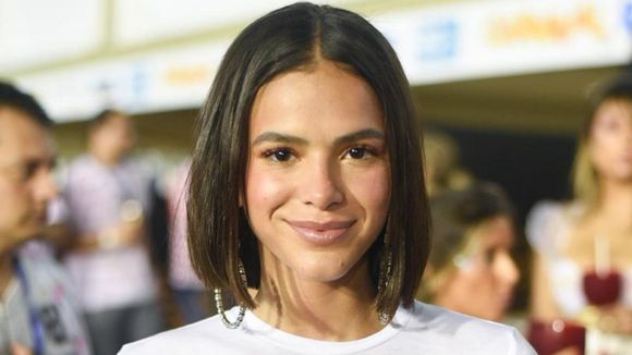 O corte de cabelo chanel reto está de volta à moda para dar um ar mais jovem e apresentar um visual fresco nesta estação