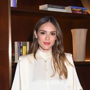 Isabelle Drummond está com uma dor de cabeça judicial por conta de dívidas relacionadas a IPTU e a Taxa de Coleta de Lixo (TCDL)