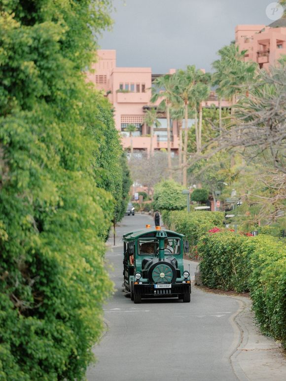 Guía de Isora convida os visitantes a conhecer um lado muito mais tranquilo de Tenerife, onde há vistas privilegiadas do entardecer e amantes do mar praticam mergulho