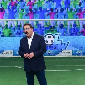 Ratinho é dono de uma fortuna de R$ 1 bilhão, segundo informações do portal iG