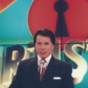 Globo x SBT: emissora de Silvio Santos estreou de surpresa 'Casa dos Artistas', foi acusada de plágio pela rival, e respondeu em nota oficial citando o sequestro de Patricia Abravanel