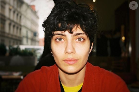 Xelia Mendes-Jones é um homem trans e faz sucesso com sua beleza surreal