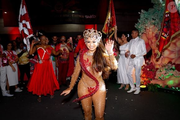Lexa contou que a Dragões já havia feito o convite anos atrás, mas que a Unidos da Tijuca exigia exclusividade