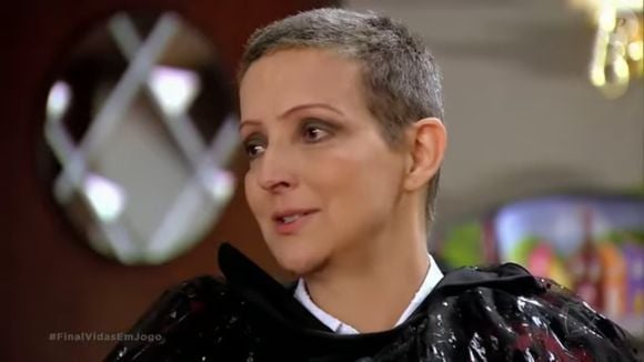 Doente e com cabelo raspado, Betty Lago deixou a novela 'Vidas em Jogo', mas retornou para gravar as últimas cenas da história