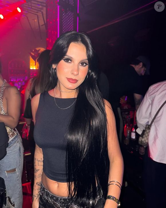 Ana Castela se pronuncia sobre ida com Zé Felipe à Disney: 'Minha família chamou, nada demais'