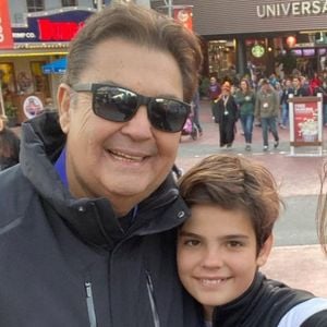 Rodrigo Silva também resgatou fotos antigas com Faustão em seus stories pra parabenizar o pai