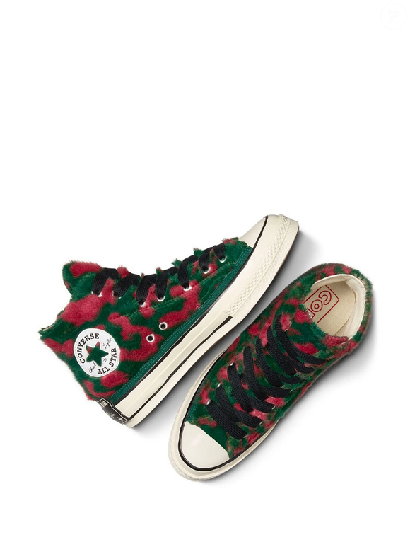 Com patch de logo lateral, patch traseiro, bico arredondado e cap toe bicolor, o novo lançamento da Converse mostra que os detalhes fazem toda a diferença quando o assunto é estilo