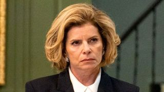 Resumo da novela 'Vale Tudo', capítulo de 30 de julho, quarta-feira: irritada com a separação de Heleninha e Ivan, Odete Roitman arma plano com X9 inesperado para flagrar genro