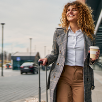 Vai viajar nestas férias? Esta é a mala perfeita para levar todas as suas roupas, maquiagens e produtos de beleza