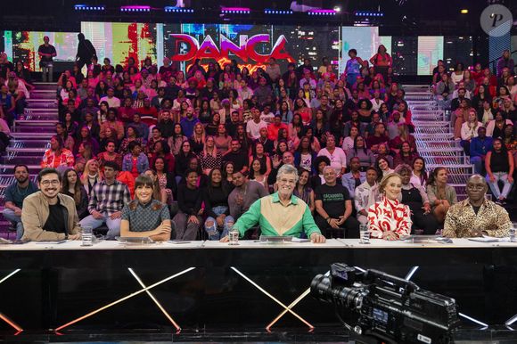 Segundo informações do Observatório da TV, cada jurado técnico deve ganhar uma quantia em torno de R$ 20 mil, enquanto o 'Dança' estiver no ar.