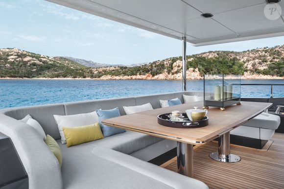 Iate de luxo de Cristiano Ronaldo oferece conforto para longas estadias a bordo