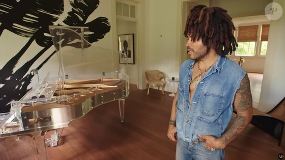 Entre os objetos de destaque que Lenny Kravitz levou para a fazenda está um piano de cauda Kawai feito em acrílico transparente