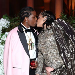 Rihanna e A$AP Rocky compareceram ao MET Gala 2026 e deram o que falar no evento