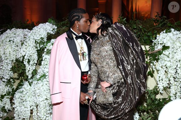 Rihanna e A$AP Rocky compareceram ao MET Gala 2026 e deram o que falar no evento
