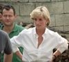 Segundo a Vogue UK, Diana, Princesa de Gales, incorporou mocassins casuais e elegantes ao guarda-roupa no final dos anos 90, criando combinações que transitavam entre o conforto e a sofisticação