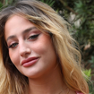 Bruna Griphao escolhe look bem duvidoso para pre-wedding de Giovanna Lancellotti e vira chacota na web: 'Se eu fosse a noiva, pediria gentilmente pra se retirar'