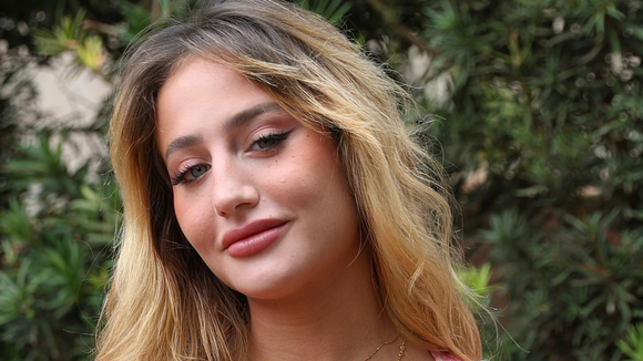 Bruna Griphao escolhe look bem duvidoso para pre-wedding de Giovanna Lancellotti e vira chacota na web: 'Se eu fosse a noiva, pediria gentilmente pra se retirar'