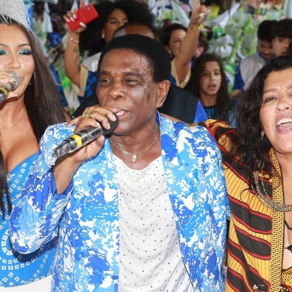 6 também é o número de estandartes de ouro que Neguinho da Beija-Flor conquistou na carreira