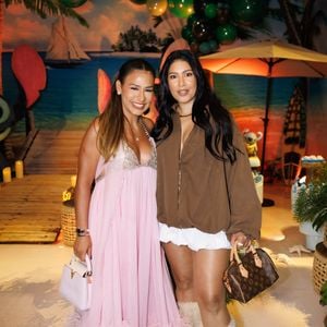 As irmãs Simone e Simaria surgem juntas em festa da filha da cantora poucos dias após rumores de retorno de Simaria à música