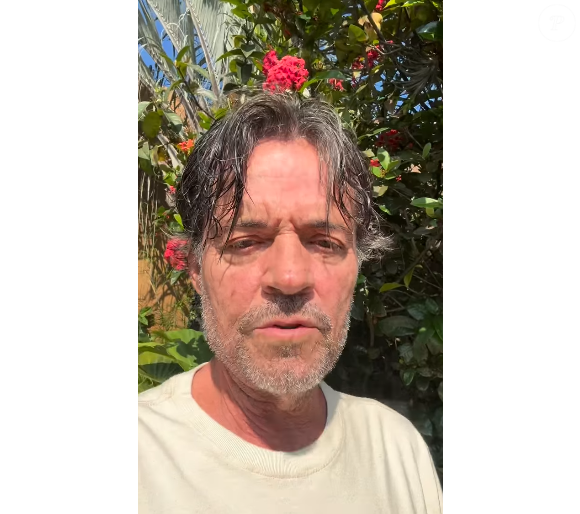 Felipe Camargo segue em plena forma aos 65 anos