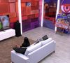 Gracyanne está no Quarto Secreto e pode assistir diversas cenas da casa