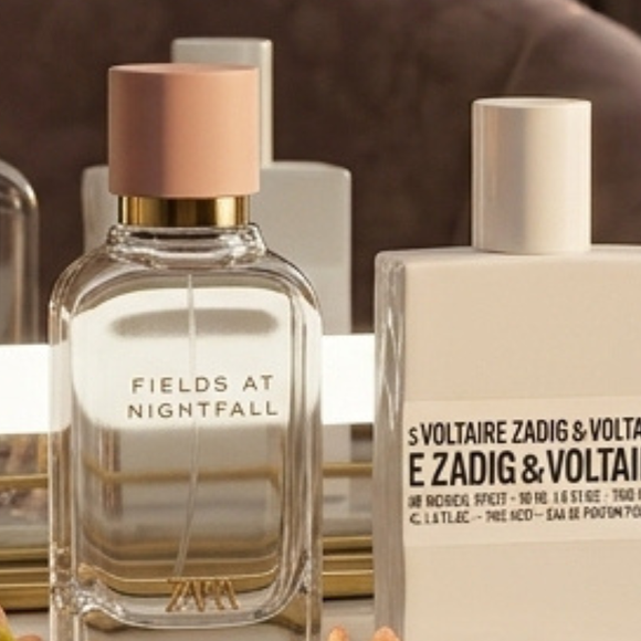 De um lado, o sofisticado This Is Her, da Zadig & Voltaire. Do outro, o Fields at Nightfall, da Zara. Duas fragrâncias com proposta semelhante, mas preços que cabem em bolsos bem diferentes.