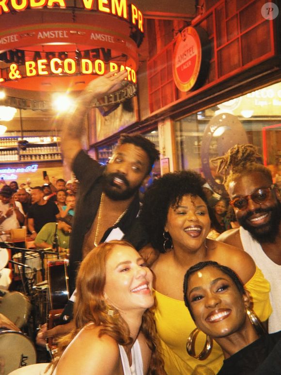 Apesar da enxurrada de elogios, um detalhe específico acabou roubando a cena entre os internautas mais atentos