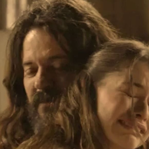 Bernardo está de volta! Resumo de 'Além do Tempo' (1º a 6 de junho) mostra difícil situação do Conde; Lívia e Vitória correm para encontrá-lo