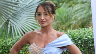 Bruna Griphao choca pela autocrítica após vestido 2 em 1 como madrinha do casamento de Lexa: ‘Eu sei que estava horrível’
