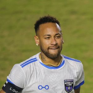 Neymar na Justiça: a cozinheira diz que preparava refeições para até 150 pessoas, do café da manhã ao jantar, quando o jogador recebia família e amigos