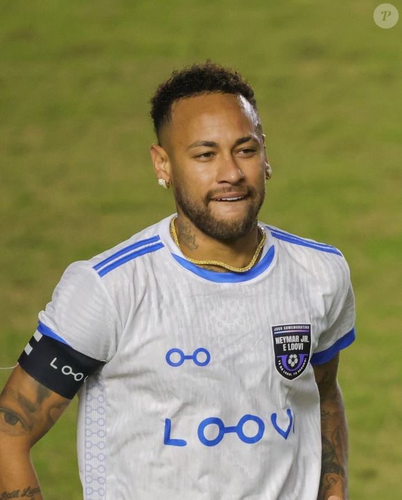 Neymar na Justiça: a cozinheira diz que preparava refeições para até 150 pessoas, do café da manhã ao jantar, quando o jogador recebia família e amigos