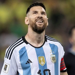 Alguns internautas assumiram torcer por um romance entre Shakira e Messi