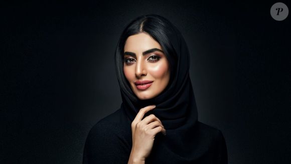 Perfumes árabes acessíveis ganham espaço entre mulheres que buscam fragrâncias sofisticadas sem gastar uma fortuna