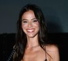 Bruna Marquezine mantém uma rotina de cuidados específica com sua pele e os lábios