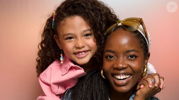 Sofia (Elis Cabral) e Leona (Clara Moneke) na novela Dona de Mim