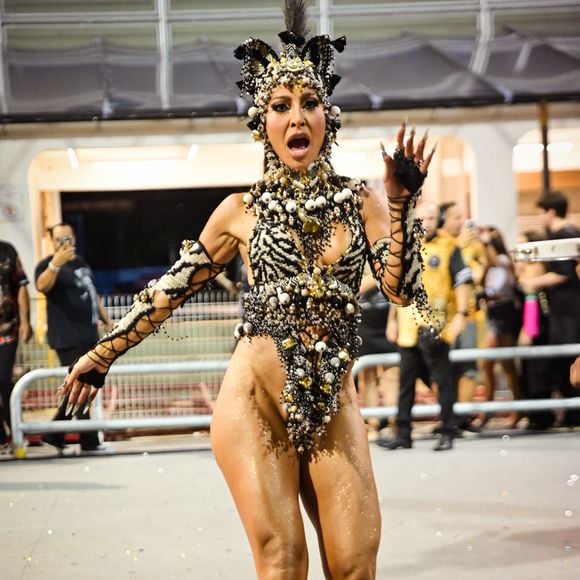 Sabrina Sato desfila pela Gaviões da Fiel há mais de 20 anos