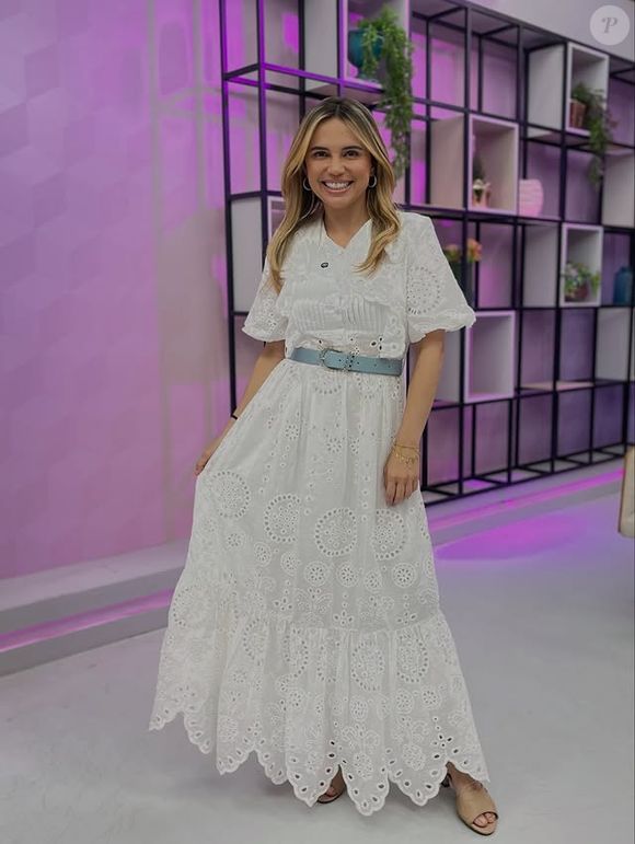 Namorada de Dudu Camargo, de 'A Fazenda 17', Suyane Pessoa posa com vestido longo de renda