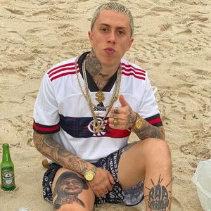 Flamenguista de carteirinha, MC Daniel também tem tatuagens pelas pernas