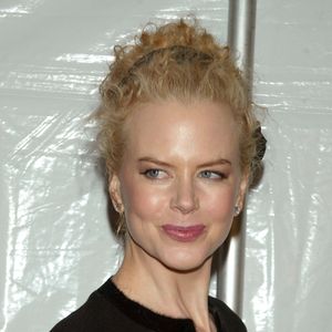 2004: a volta da cacheada? Nicole Kidman voltou a usar o cabelo cacheado em poucas ocasiões