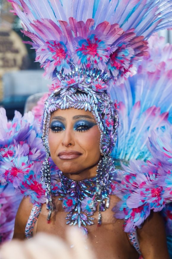 Carnaval 2026: Sabrina Sato sai do Rio de jatinho, troca de look no voo e perde desfile no Anhembi