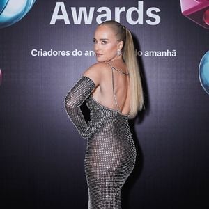 Angélica exalou glamour ao chegar no tapete vermelho do TikTok Awards 2024, evento que acontece em São Paulo, na noite desta terça-feira (17)