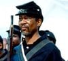 Achei no Prime Video e tem só 122 minutos: Denzel Washington brilha em um dos melhores filmes de guerra de todos os tempos