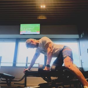 Em seu post mais recente no Instagram, Lucas Lima publicou uma sequência de fotos do mês de abril