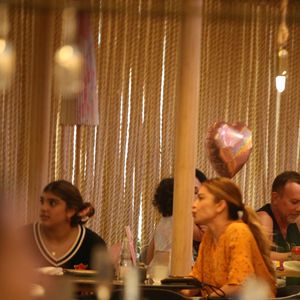 Grazi Massafera aproveitou o feriado no Rio de Janeiro nesta quarta-feira (23) para curtir a companhia da filha, Sofia