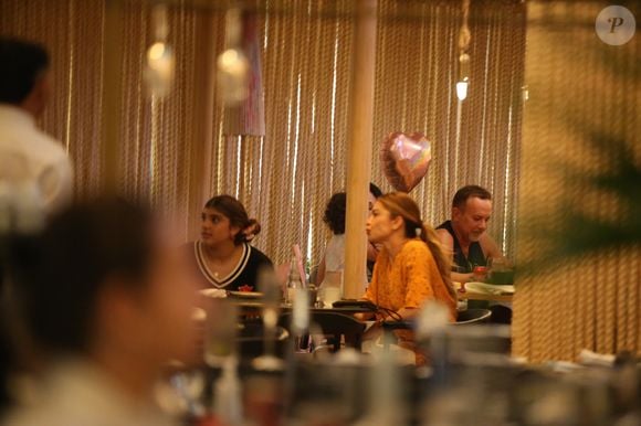 Grazi Massafera aproveitou o feriado no Rio de Janeiro nesta quarta-feira (23) para curtir a companhia da filha, Sofia