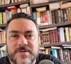 Criador do Xaropinho, do Ratinho, foi chargista, desenhista e eletricista antes de chegar à TV