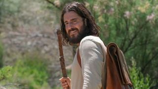 Caminhada de 10.000 passos e pouco aeróbico: Jonathan Roumie perdeu 11 kg com treinos intensos para viver Jesus em 'The Chosen'; mudança de hábitos trouxe lição importante ao ator. 'Essa é a principal...'