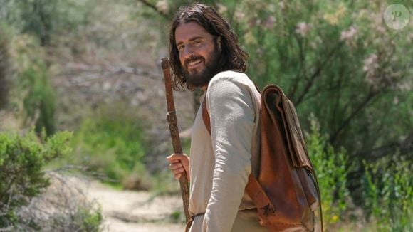 Jonathan Roumie perdeu 11 kg com treinos intensos para viver Jesus em 'The Chosen'; mudança de hábitos trouxe lição importante ao ator. 'Essa é a principal...'