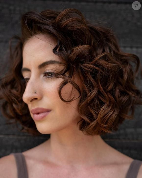 O corte mais elegante para cabelos cacheados: o bob