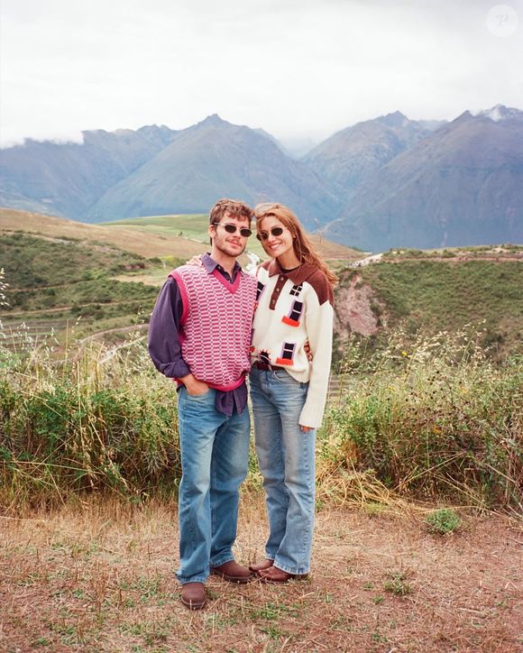 Recentemente, Sasha Meneghel compartilhou uma sequência de fotos de uma viagem romântica que fez com o marido, João Lucas, com quem fez quatro anos de casada